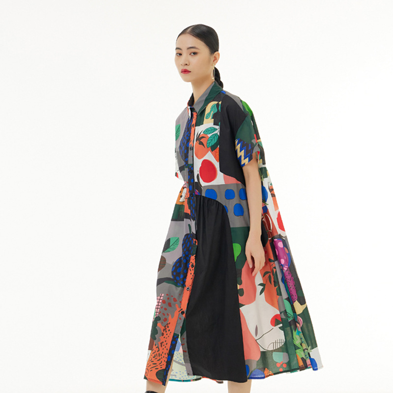 華やかで色彩豊かなアート柄プリントのシャツワンピース。 ゆったり着心地でカジュアルなこなれ感のおしゃれな1枚です。 ■カラー 【ブラック】【ホワイト】 ■素材 コットン、他 ■サイズ 【ワンサイズ】 